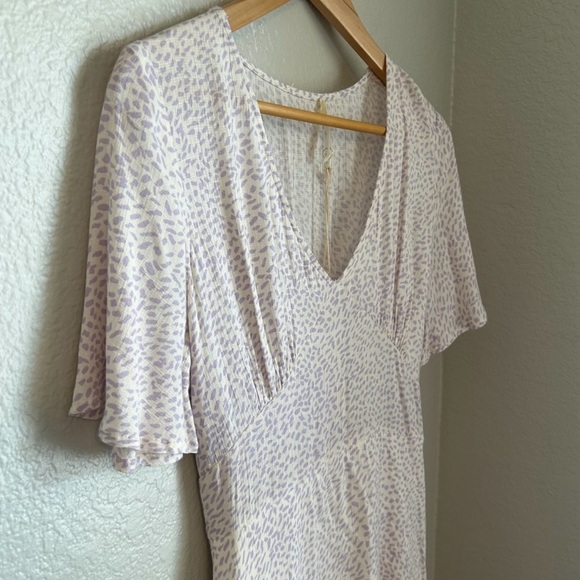 LoveStitch Fit & Flare Pretty Please Mini Dress V-Neck Floral NWT, Size Small - Picture 3 of 12